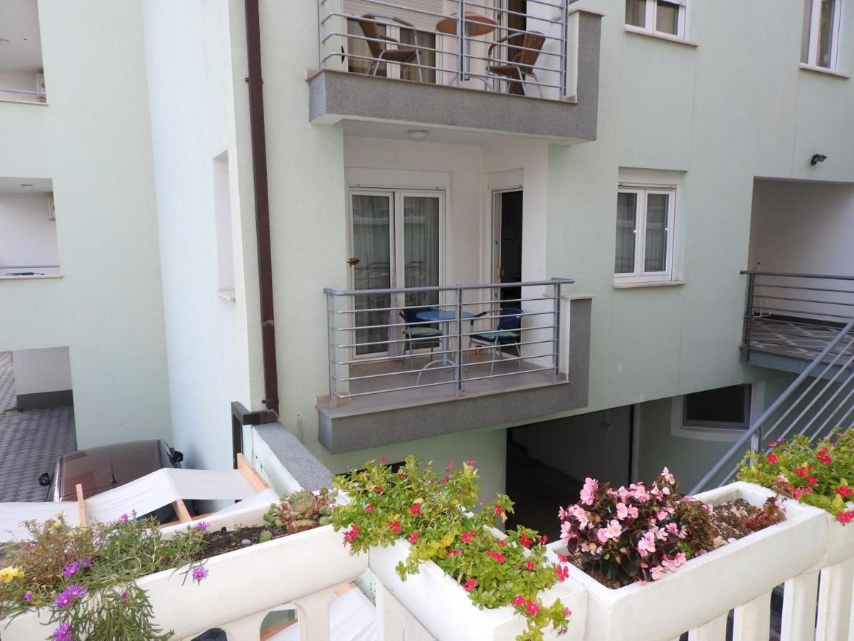 Ruza&Nikolina "1" Apartmani - Baška Voda Dış mekan fotoğraf