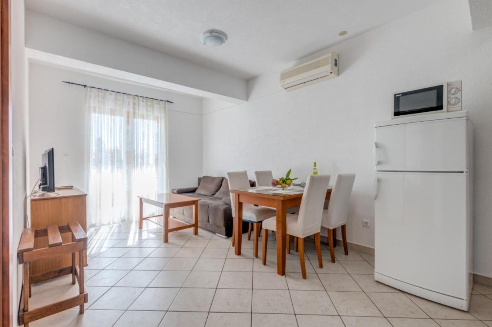 Ruza&Nikolina "1" Apartmani - Baška Voda Dış mekan fotoğraf