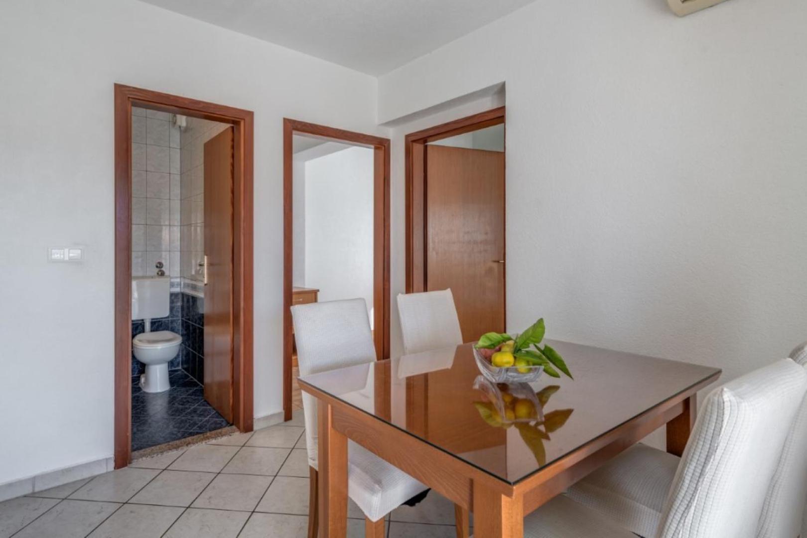 Ruza&Nikolina "1" Apartmani - Baška Voda Dış mekan fotoğraf