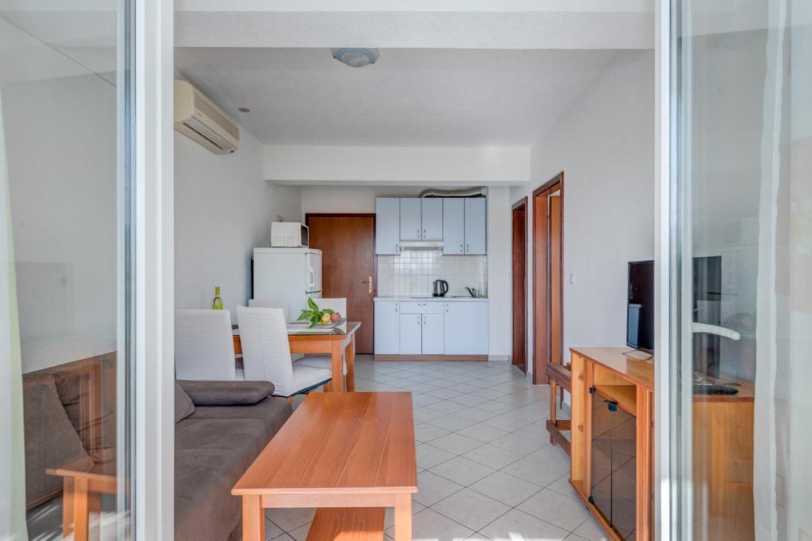 Ruza&Nikolina "1" Apartmani - Baška Voda Dış mekan fotoğraf
