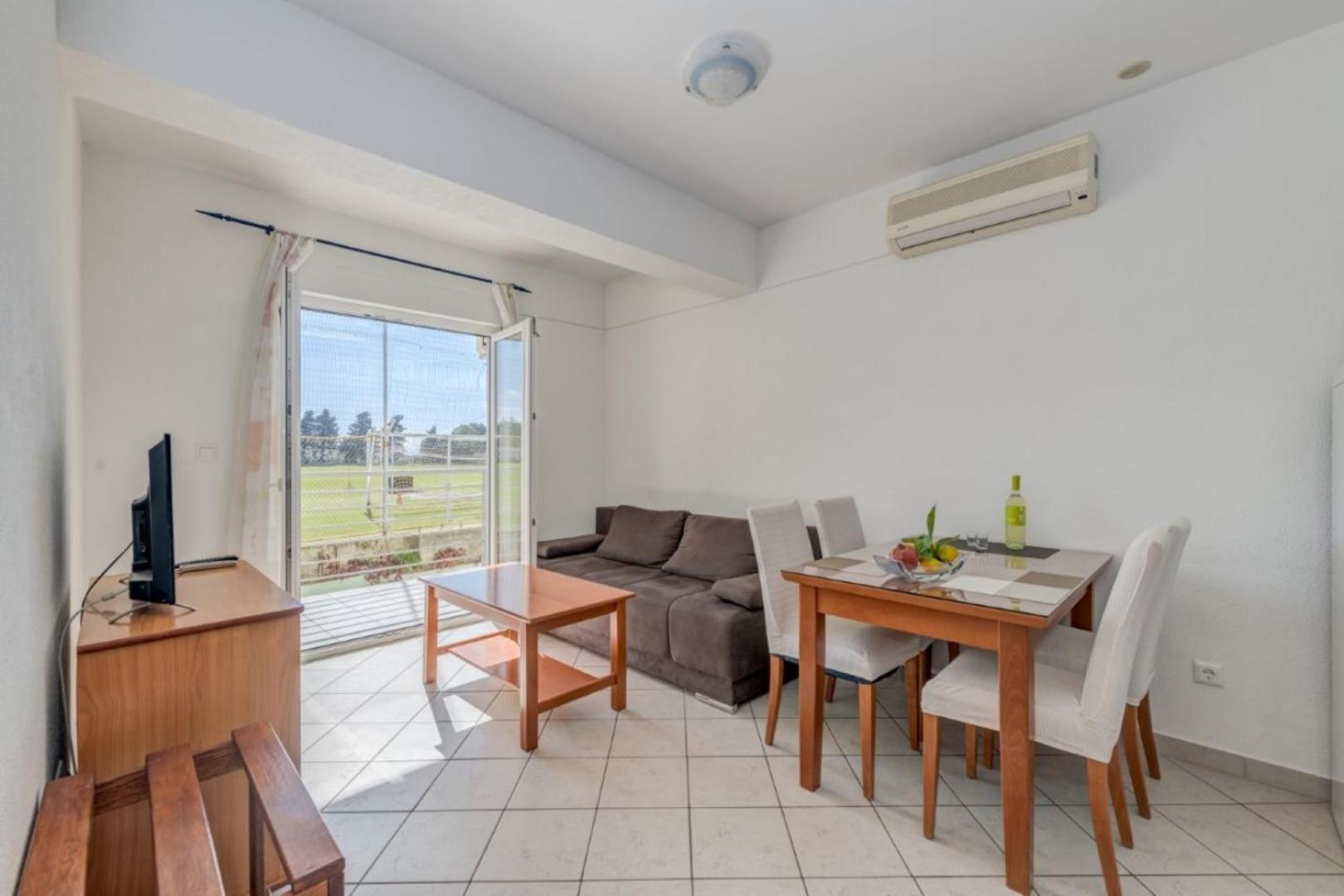 Ruza&Nikolina "1" Apartmani - Baška Voda Dış mekan fotoğraf