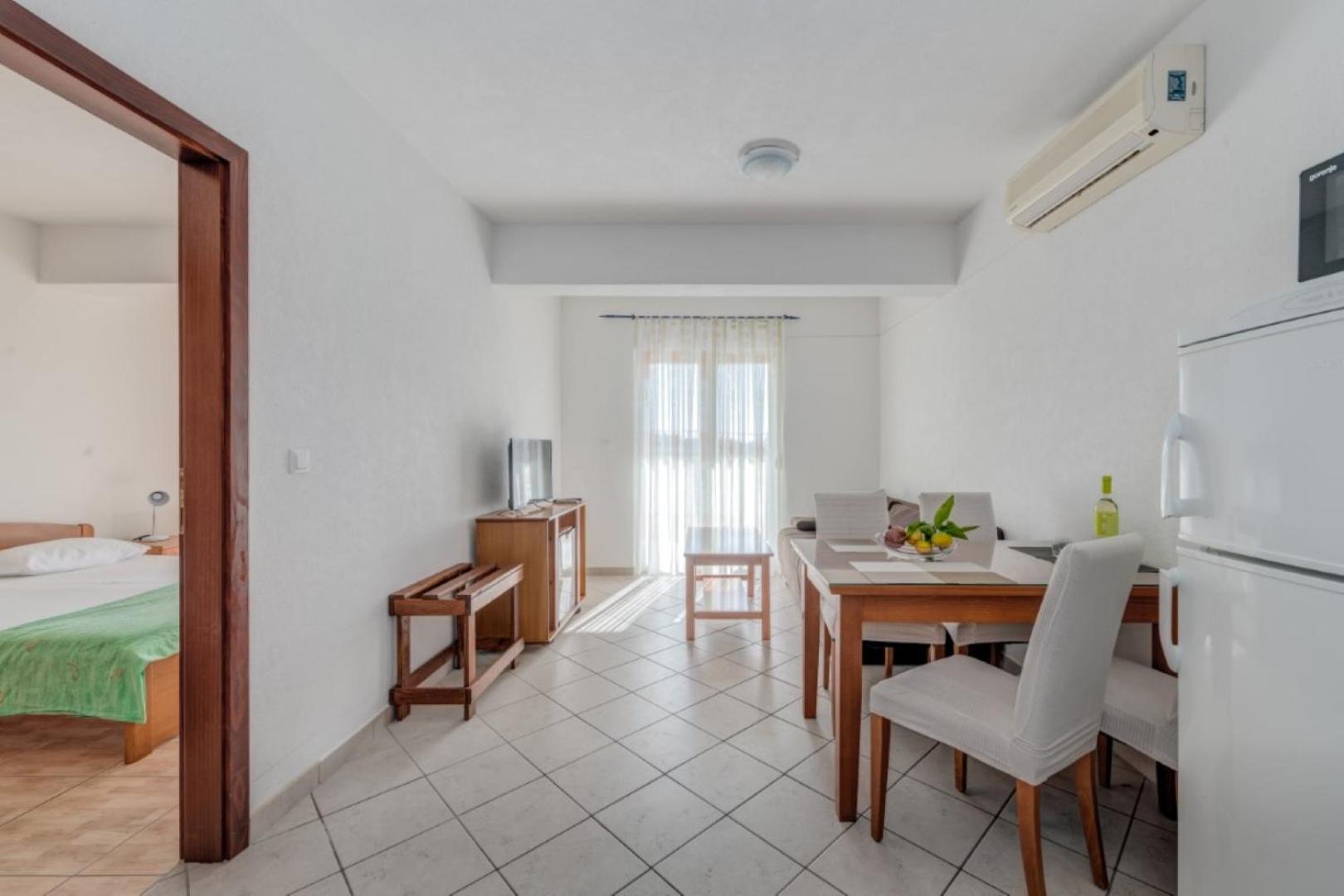 Ruza&Nikolina "1" Apartmani - Baška Voda Dış mekan fotoğraf